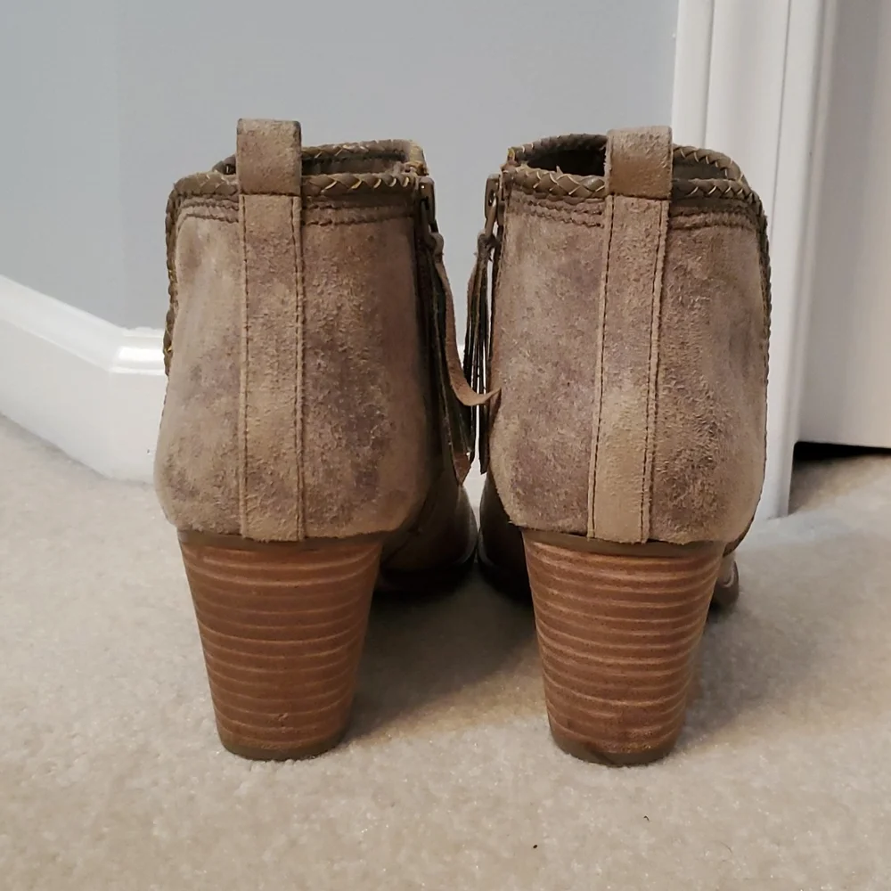 Dolce Vita taupe gray booties with side zipper western size 9